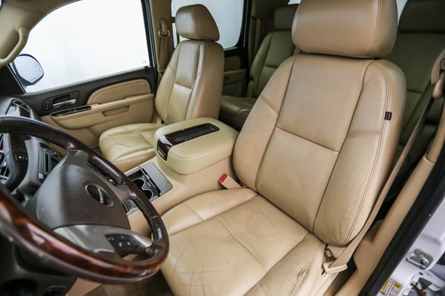 Used 2011 GMC Yukon XL Denali AWD/4WD image 19