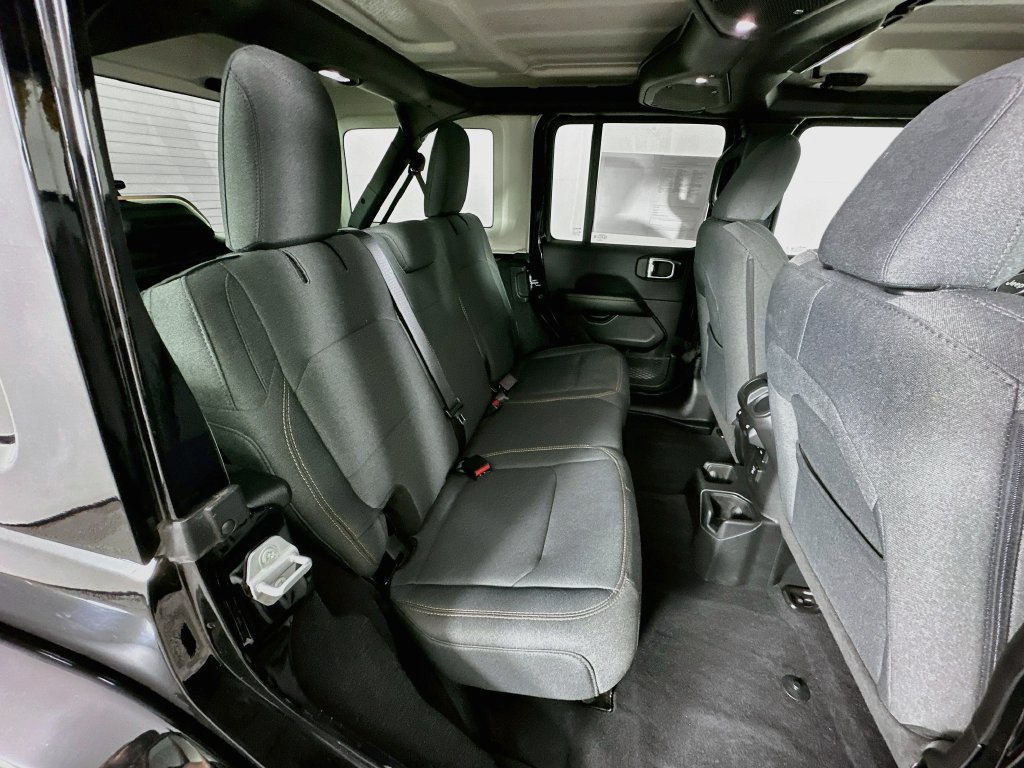 Certified 2025 Jeep Wrangler Unlimited Sahara AWD/4WD image 38
