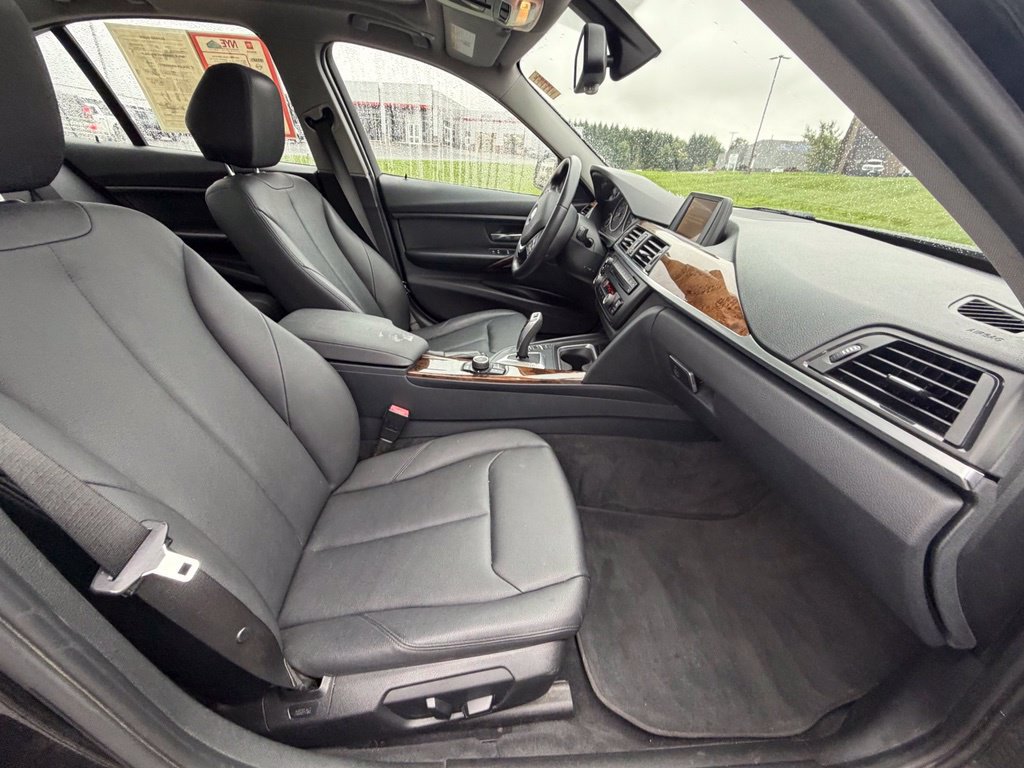 Used 2014 BMW 328d xDrive Sedan AWD/4WD image 32