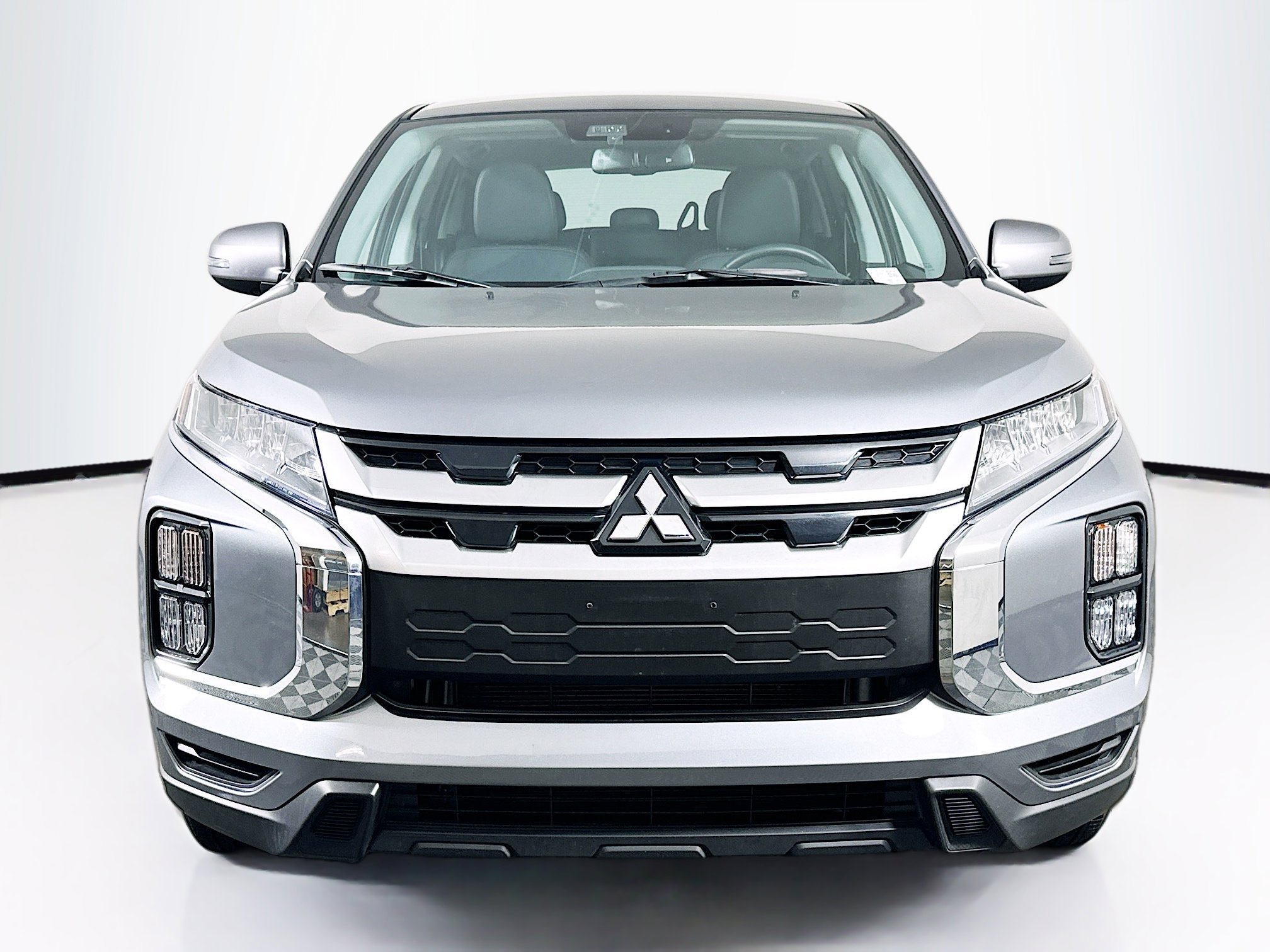 Used 2025 Mitsubishi Outlander Sport SE image 2