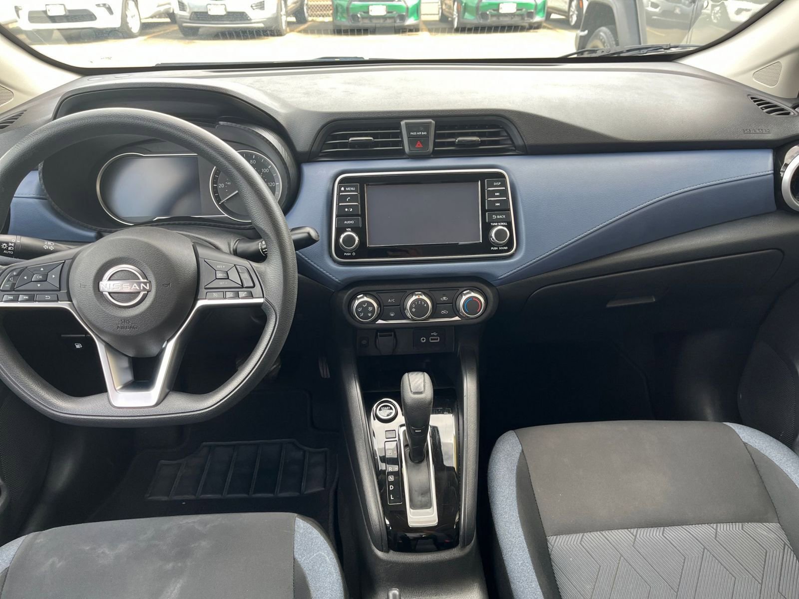 Used 2023 Nissan Versa SV image 31