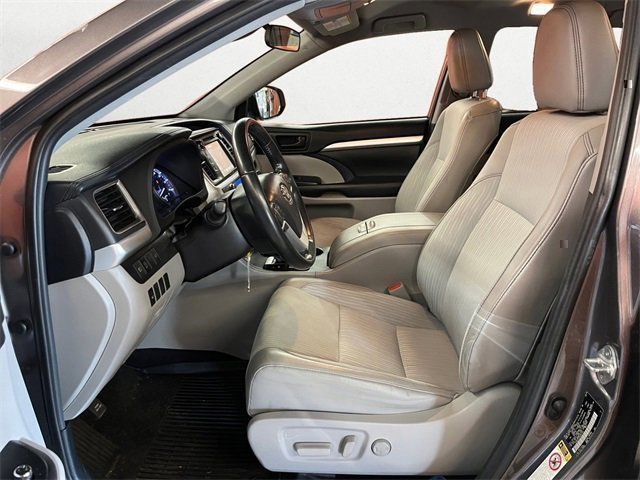 Used 2019 Toyota Highlander Plus image 10