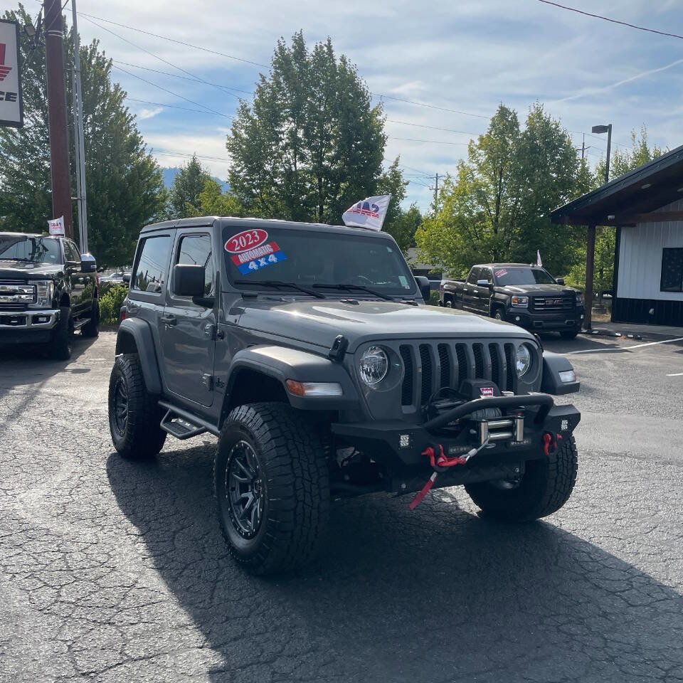 Used 2023 Jeep Wrangler Sport image 7