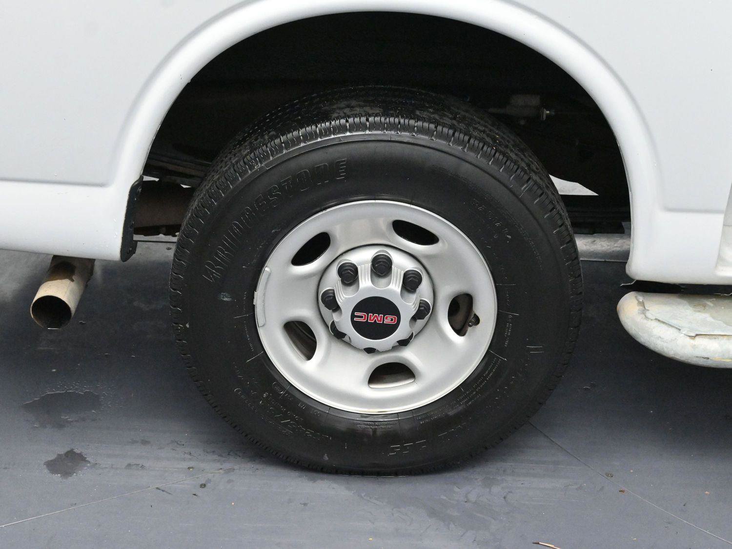 Used 2024 GMC Savana 2500 w/ Driver Convenience Package image 30