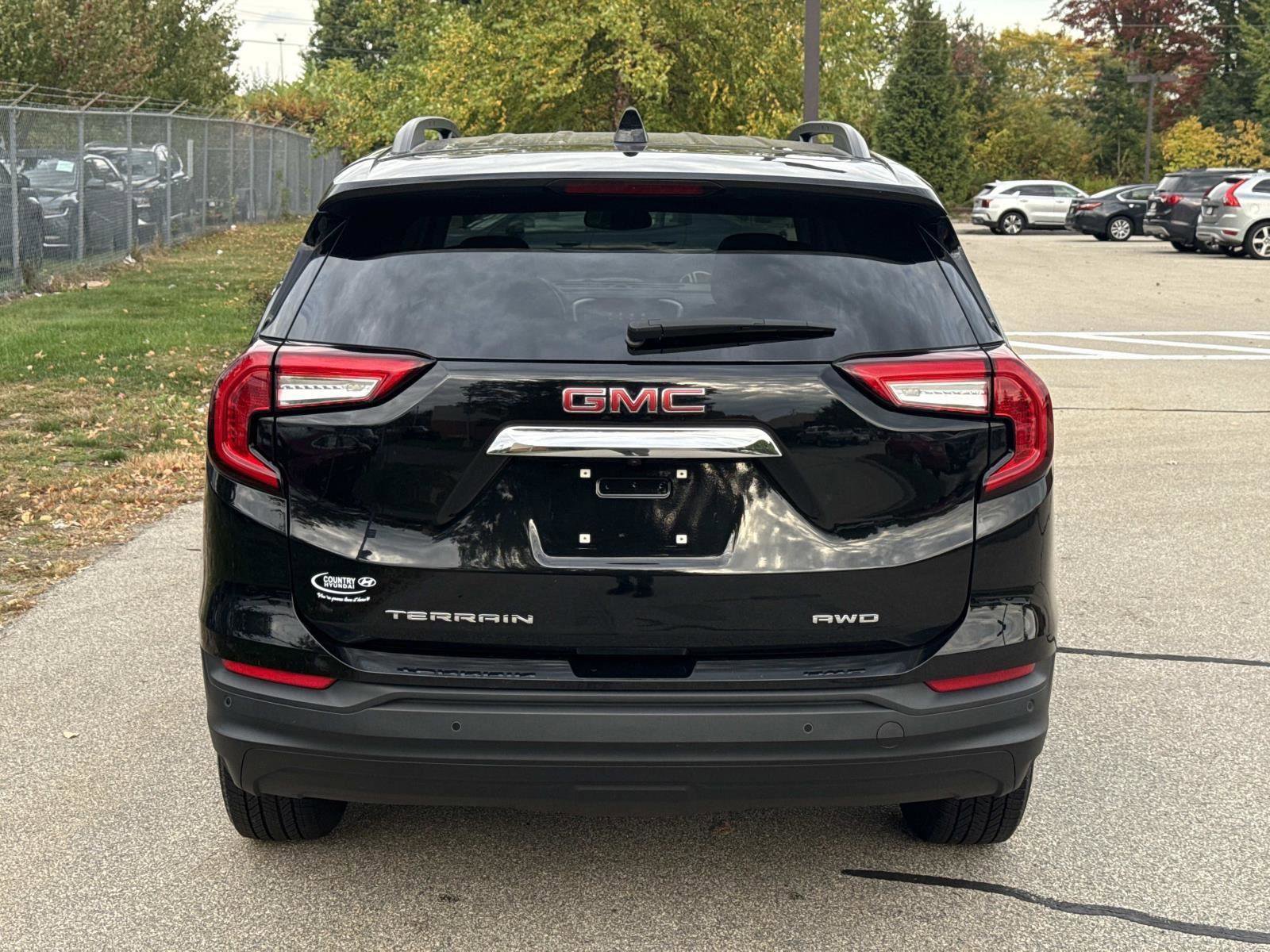 Used 2022 GMC Terrain SLE w/ Driver Convenience Package image 6