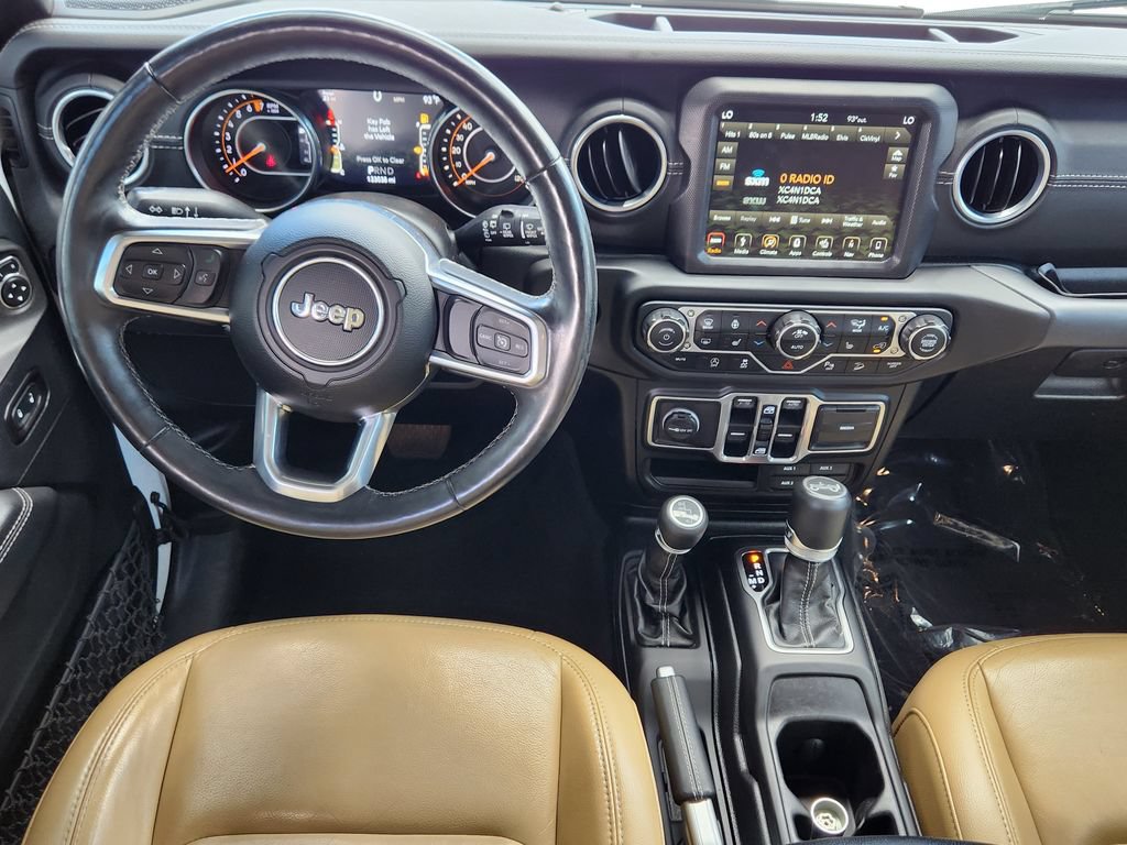Used 2018 Jeep Wrangler Unlimited Sahara AWD/4WD image 3