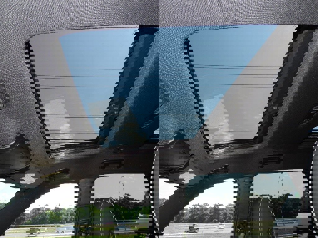 Certified 2023 Buick Enclave Avenir w/ Avenir Technology Package image 11