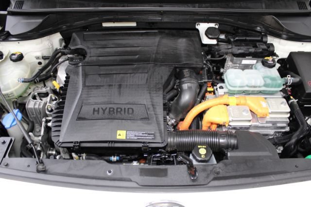 Used 2018 Kia Niro LX FWD image 25