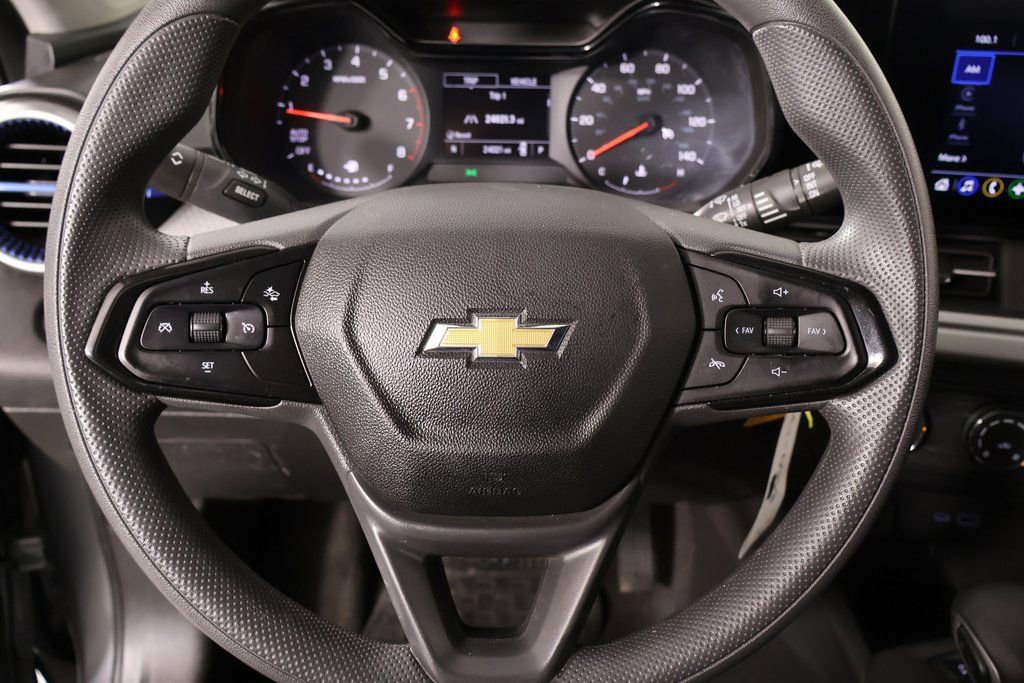 Used 2024 Chevrolet Trax LS w/ Driver Confidence Package image 3
