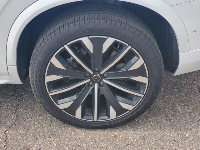 Certified 2025 Volvo XC90 B6 Plus AWD/4WD image 7