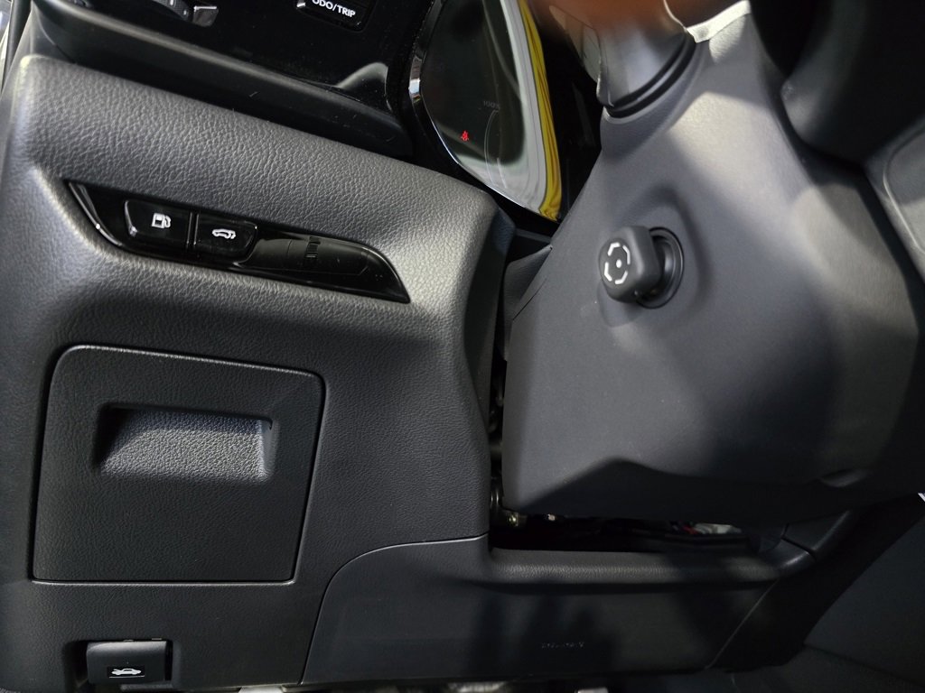 Used 2025 Lexus NX 450h+ F Sport image 14