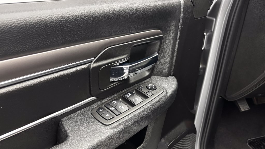 Used 2024 RAM 1500 Warlock AWD/4WD image 17