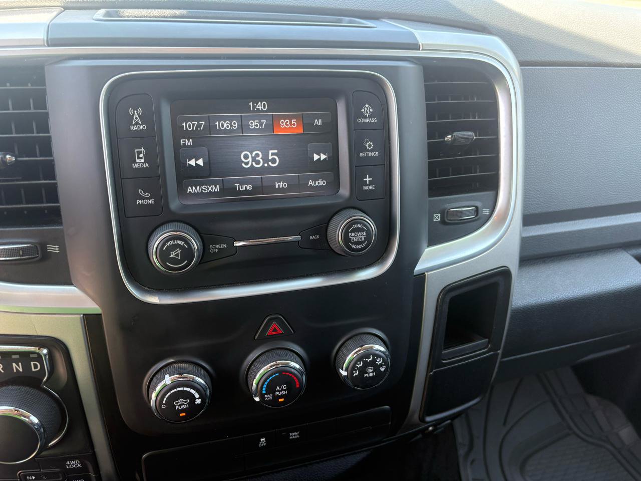 Used 2017 RAM 1500 Classic SLT AWD/4WD image 25