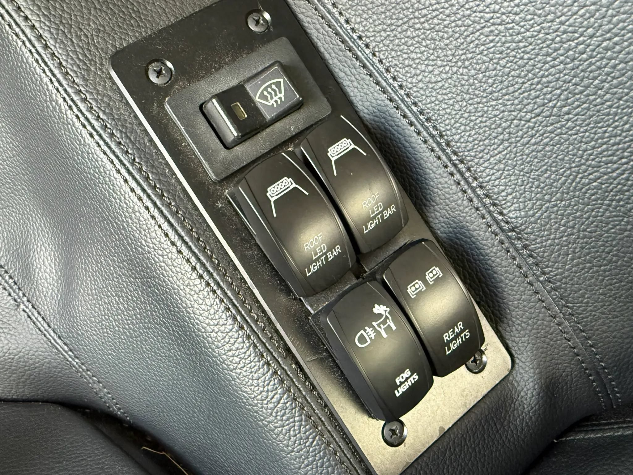 Used 1993 HUMMER H1 4-Door Open Top AWD/4WD image 18