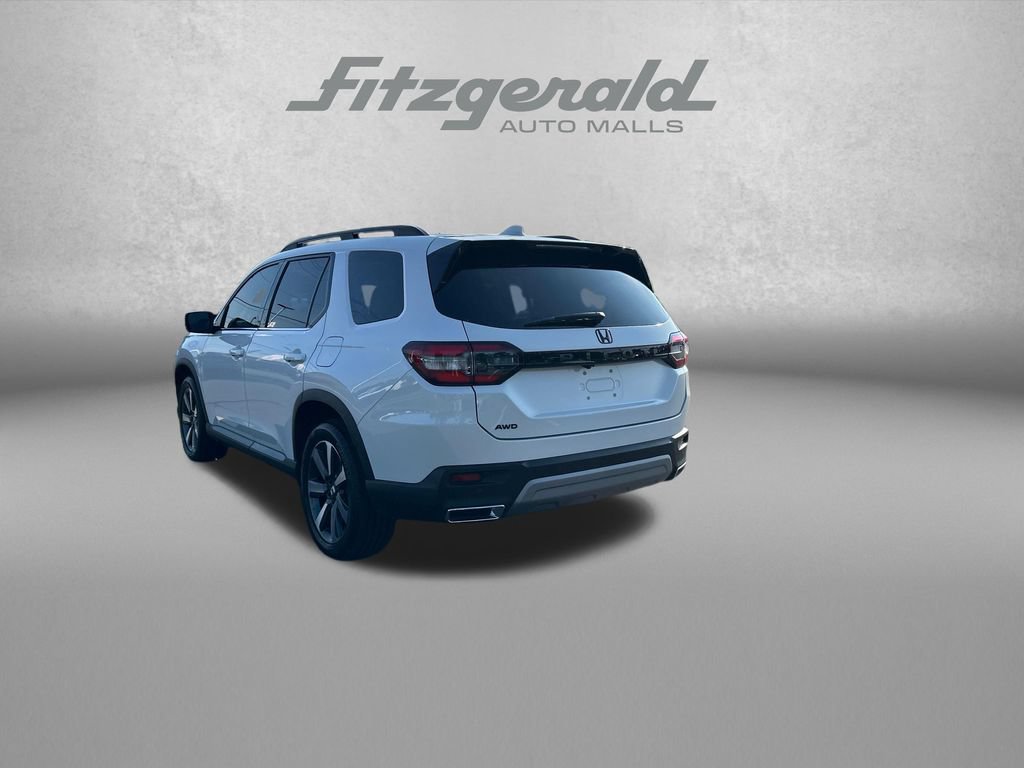 Used 2024 Honda Pilot Touring image 5