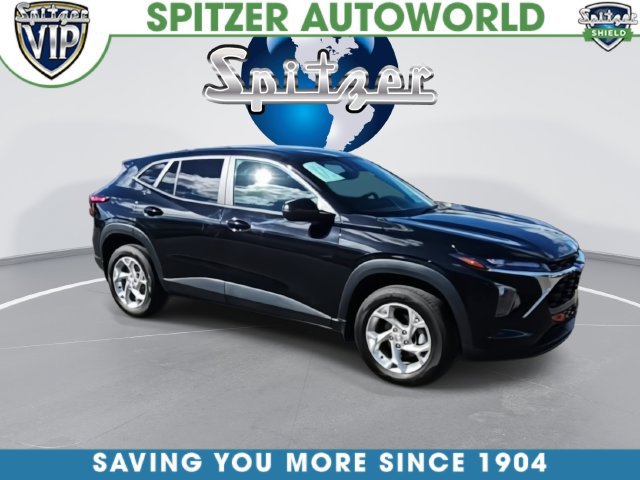 Used 2025 Chevrolet Trax LS w/ LS Convenience Package FWD image 3