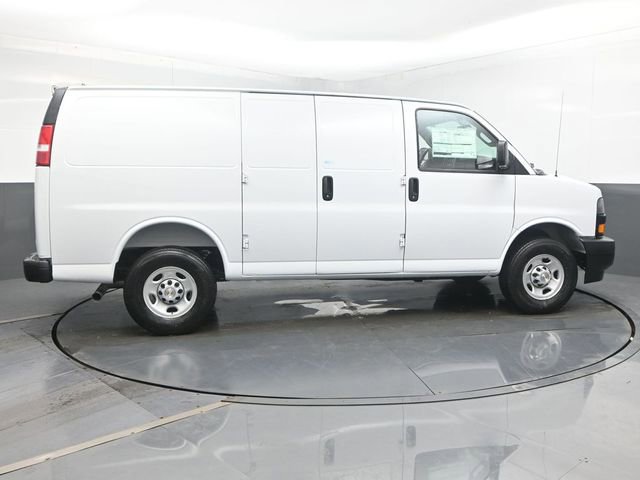 New 2026 Chevrolet Express 2500 w/ Driver Convenience Package RWD image 16