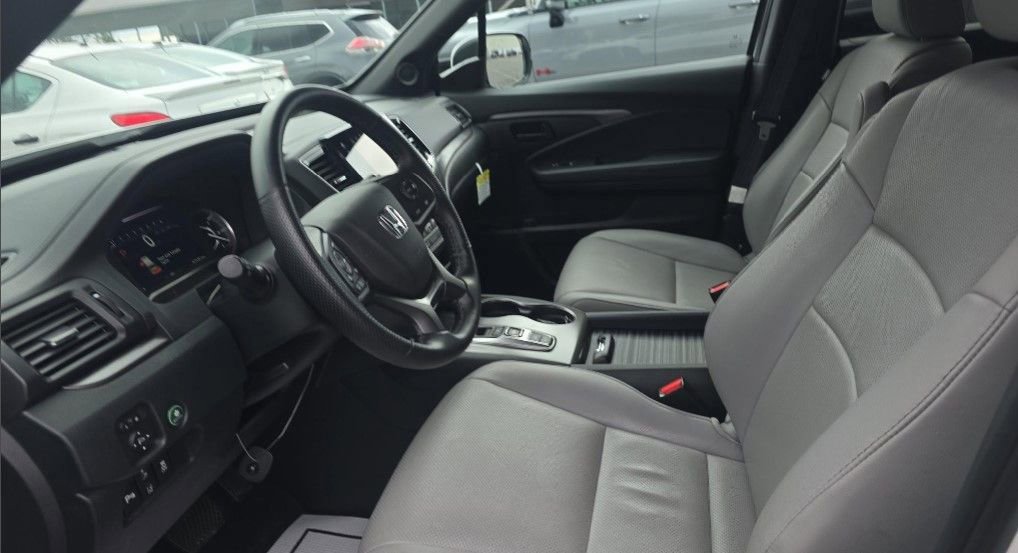 Used 2023 Honda Passport EX-L image 10