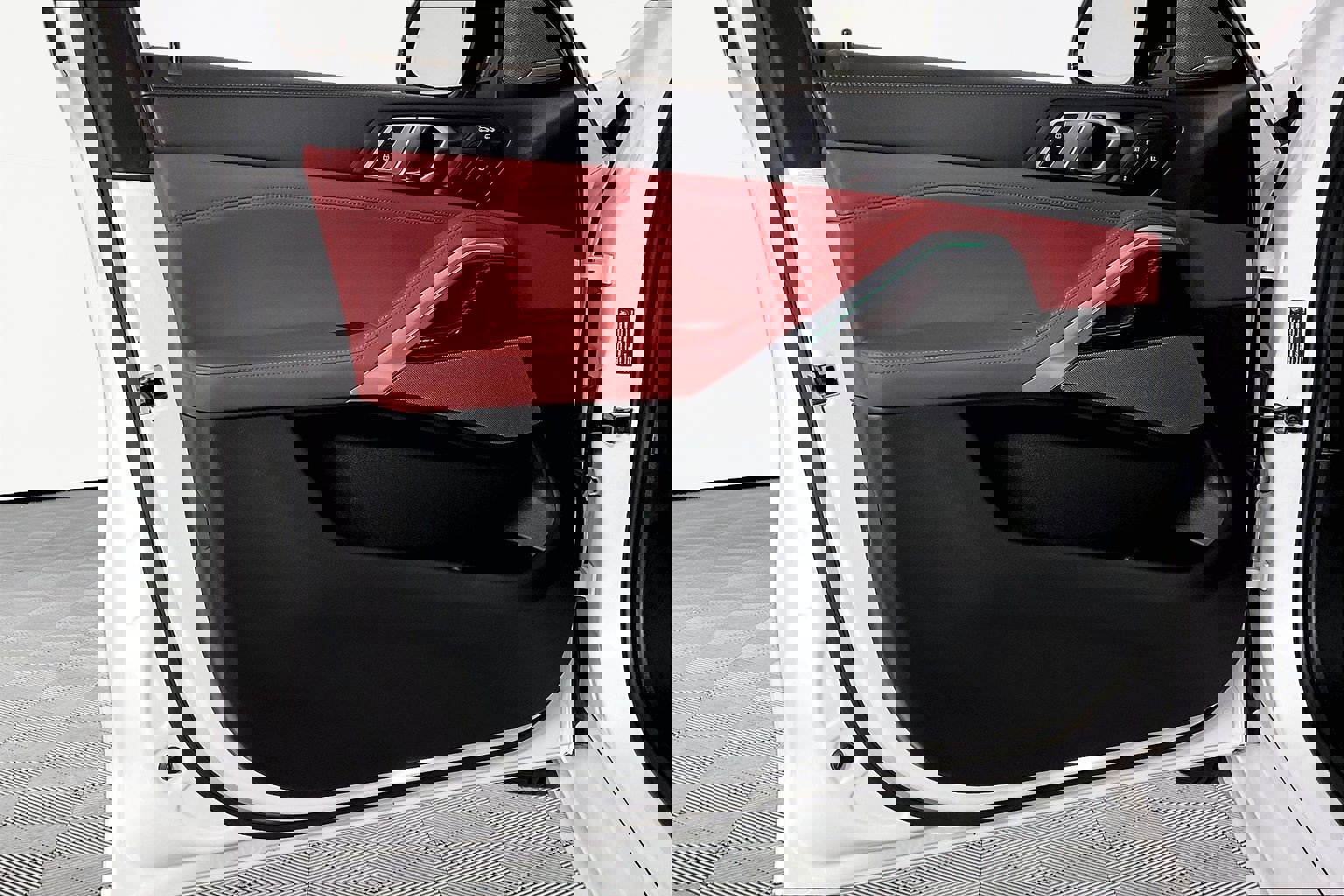 Certified 2024 BMW X6 xDrive40i w/ Executive Package image 23