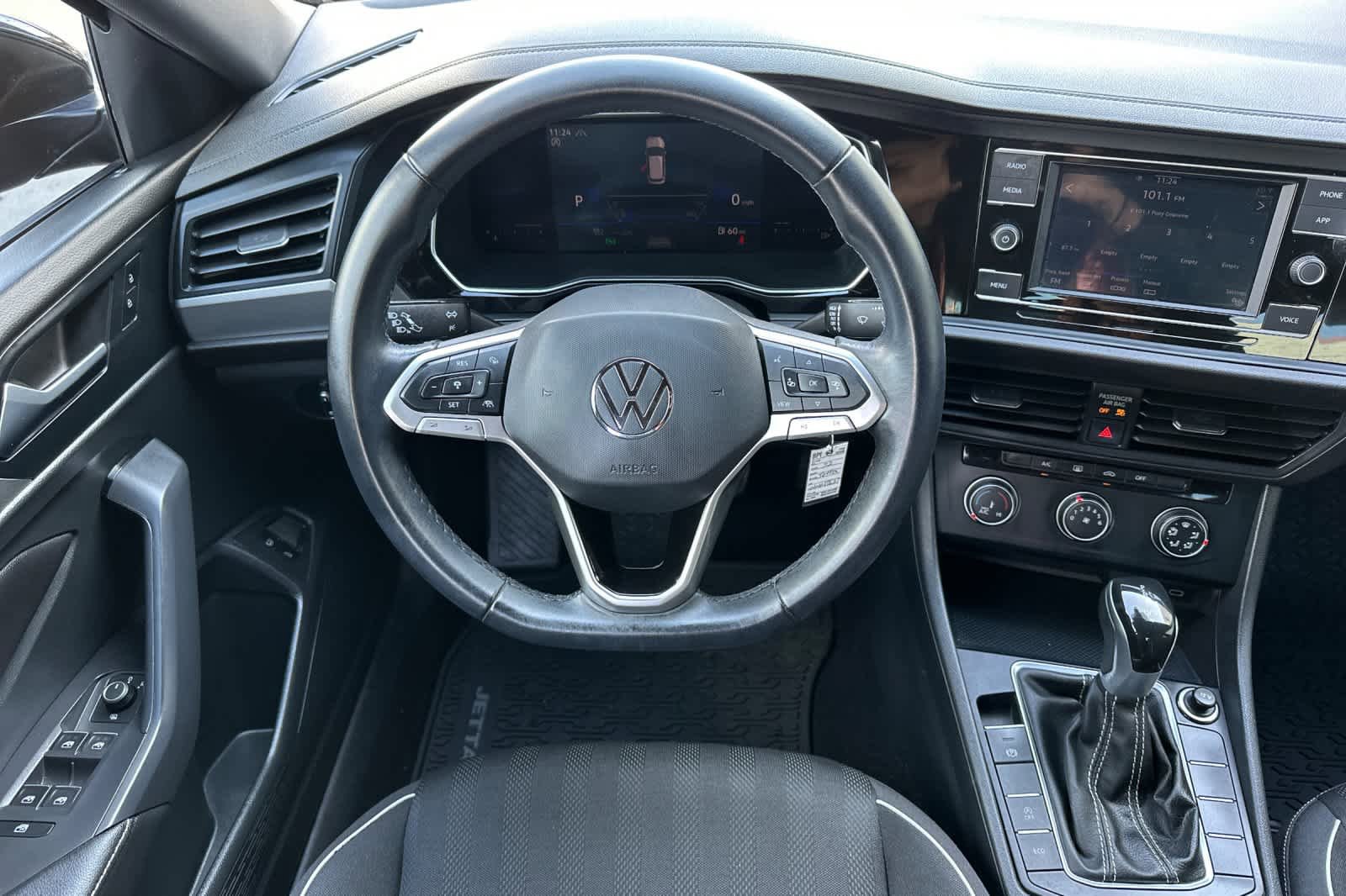 Used 2022 Volkswagen Jetta Sport image 14