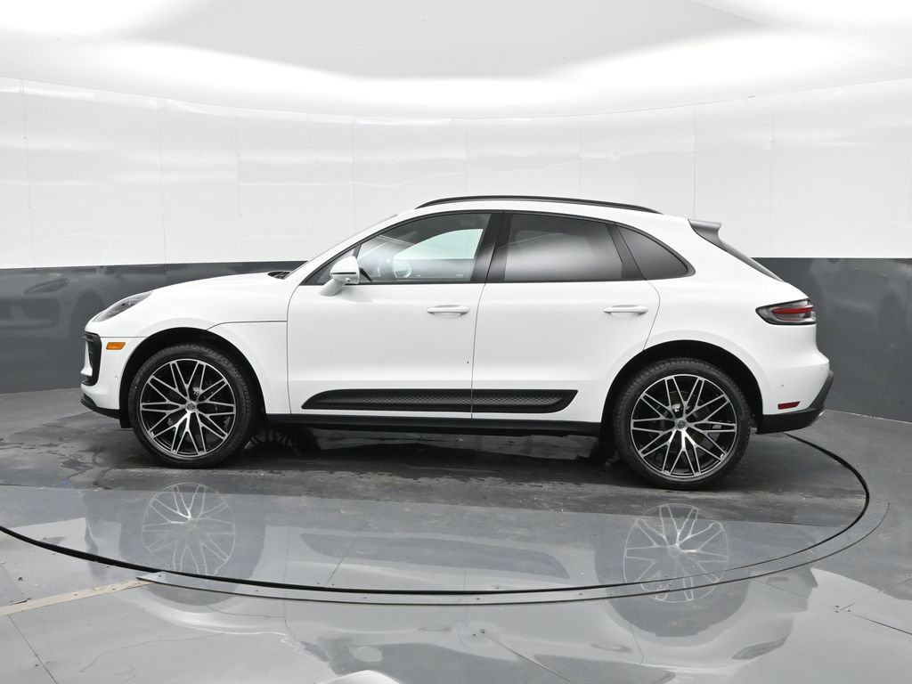 Certified 2026 Porsche Macan AWD/4WD image 2