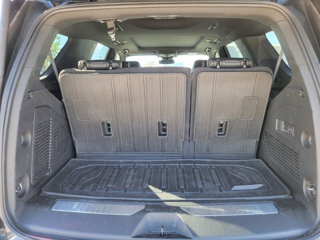 Used 2024 GMC Yukon AT4 w/ AT4 Premium Package AWD/4WD image 7