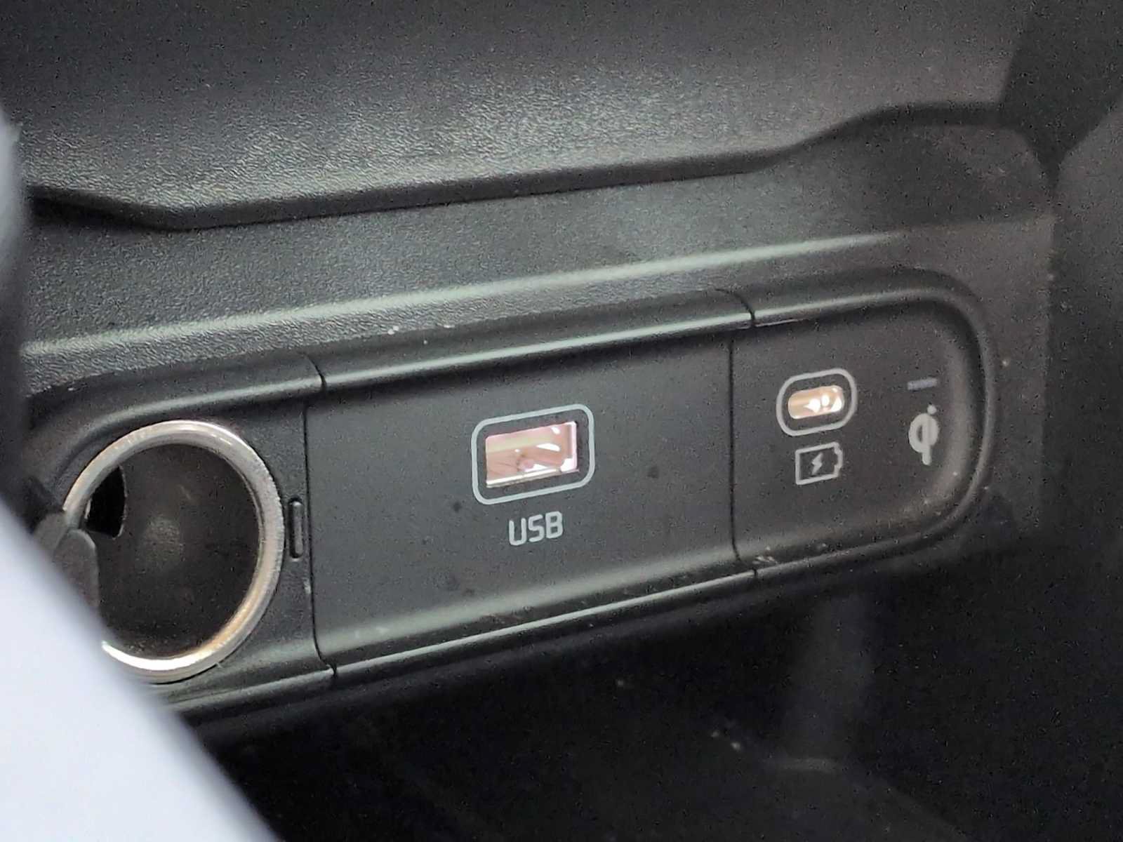 Used 2025 Kia Telluride EX w/ EX Captain's Chair Package AWD/4WD image 34