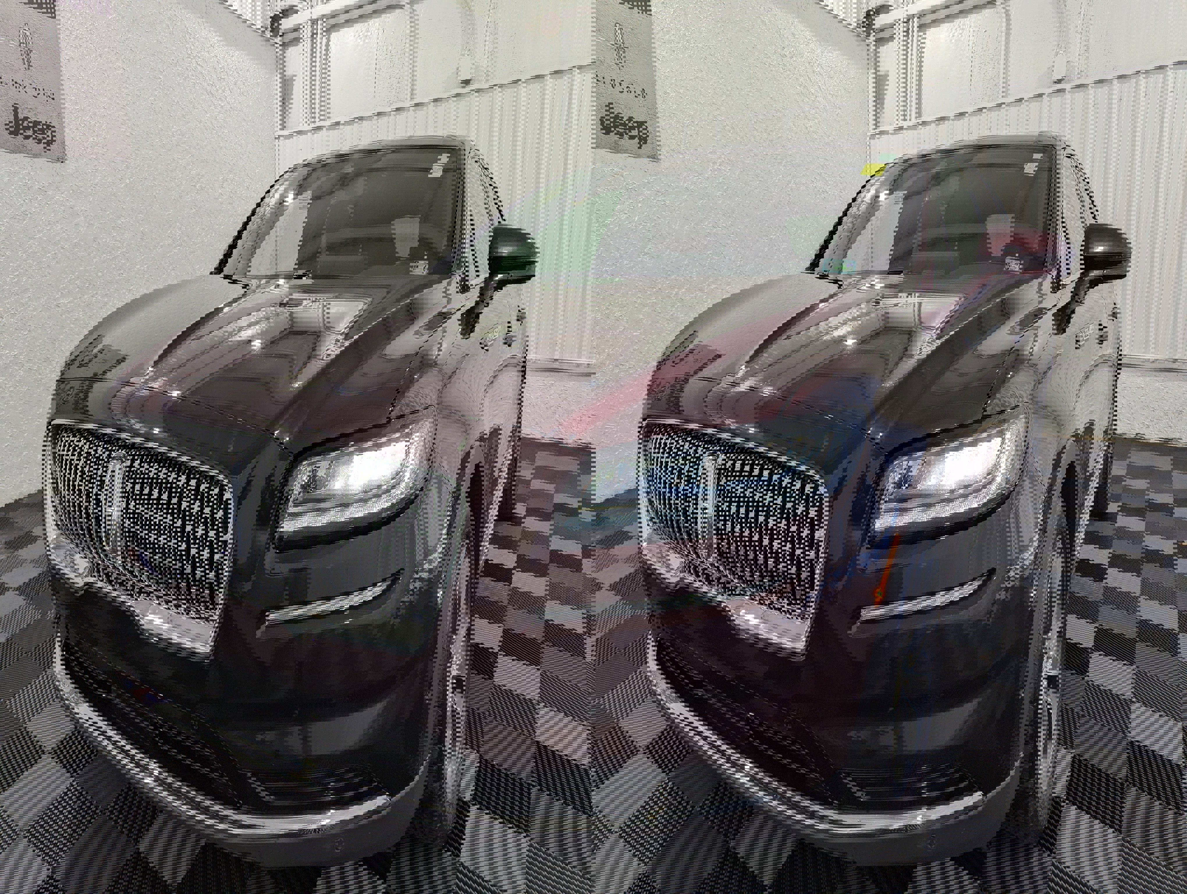 Used 2022 Lincoln Nautilus Reserve w/ Equipment Group 201A AWD/4WD image 3