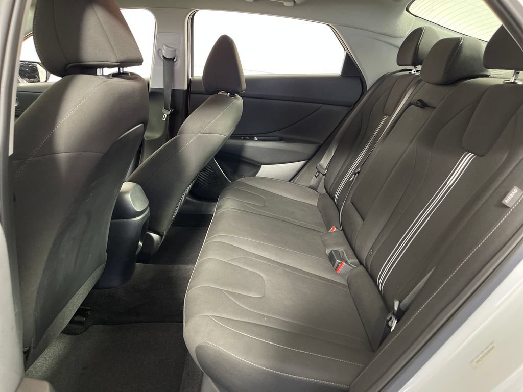 Certified 2025 Hyundai Elantra SEL FWD image 13