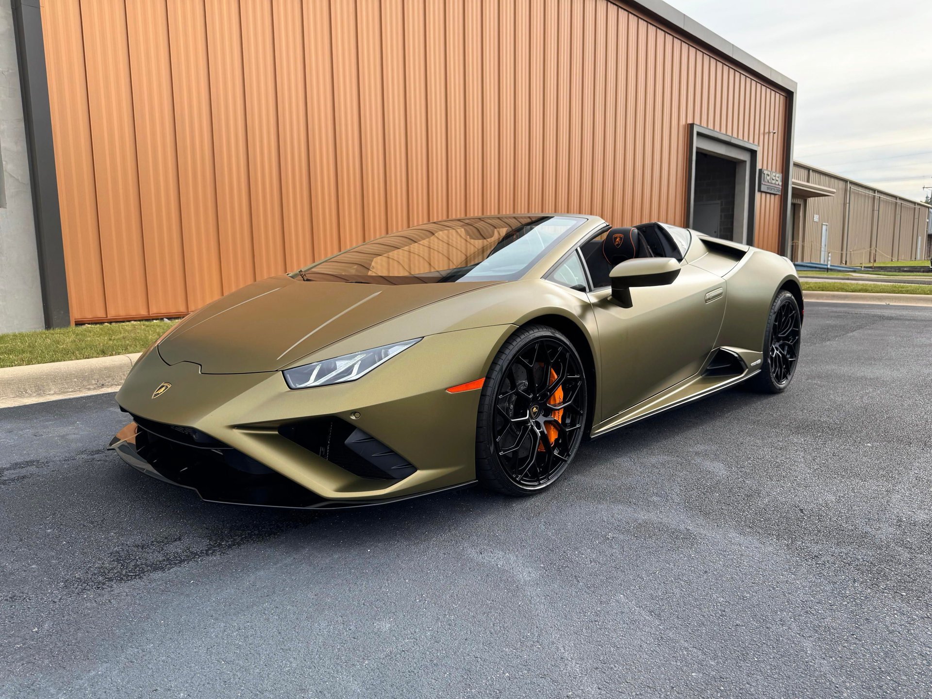 Used 2023 Lamborghini Huracan EVO RWD image 11