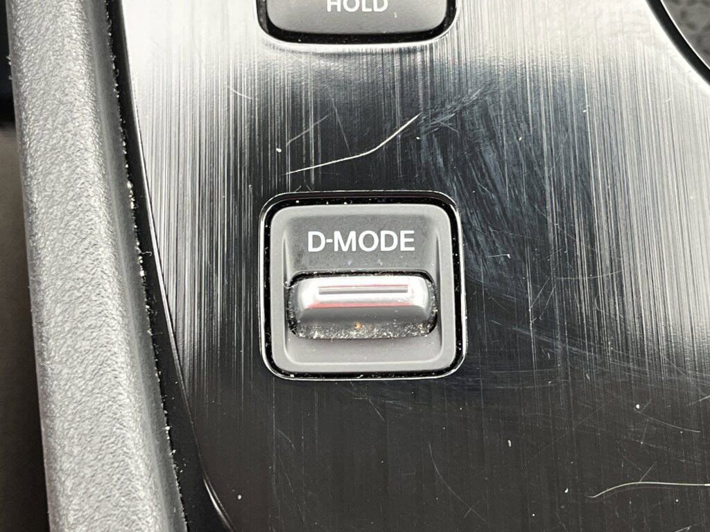 Used 2023 Nissan Rogue SV image 7