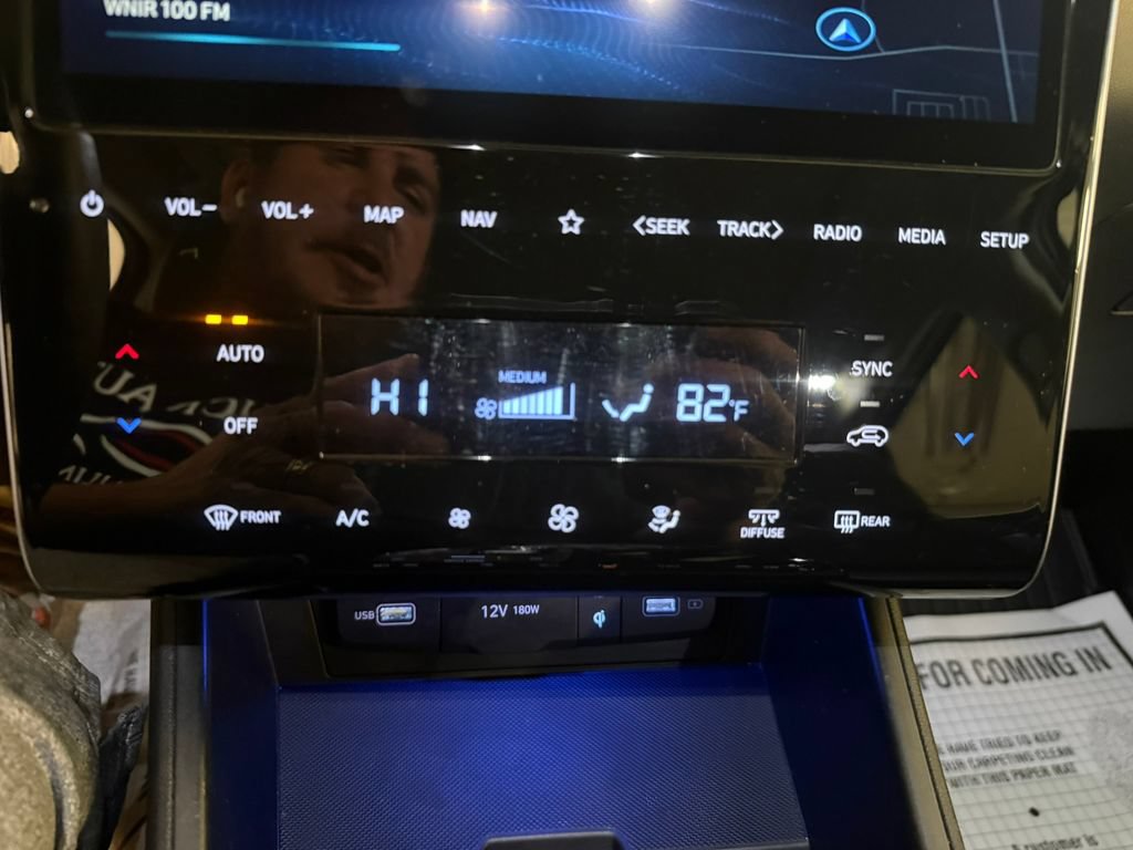 Used 2023 Hyundai Tucson Limited AWD/4WD image 33