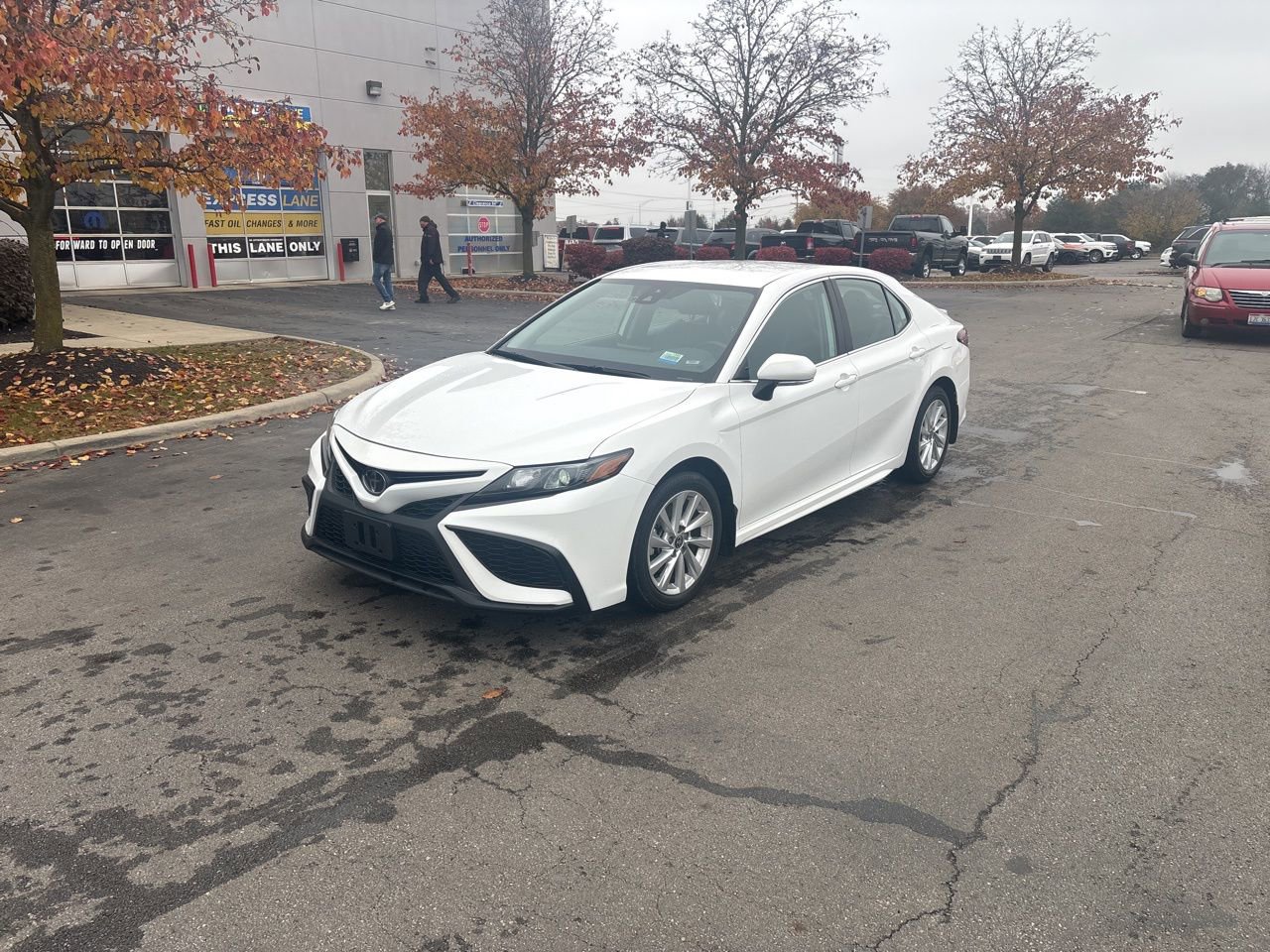 Used 2023 Toyota Camry SE image 7