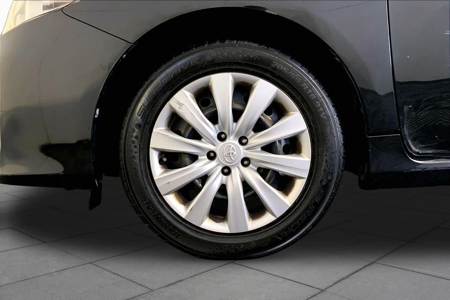 Used 2012 Toyota Corolla LE FWD image 10