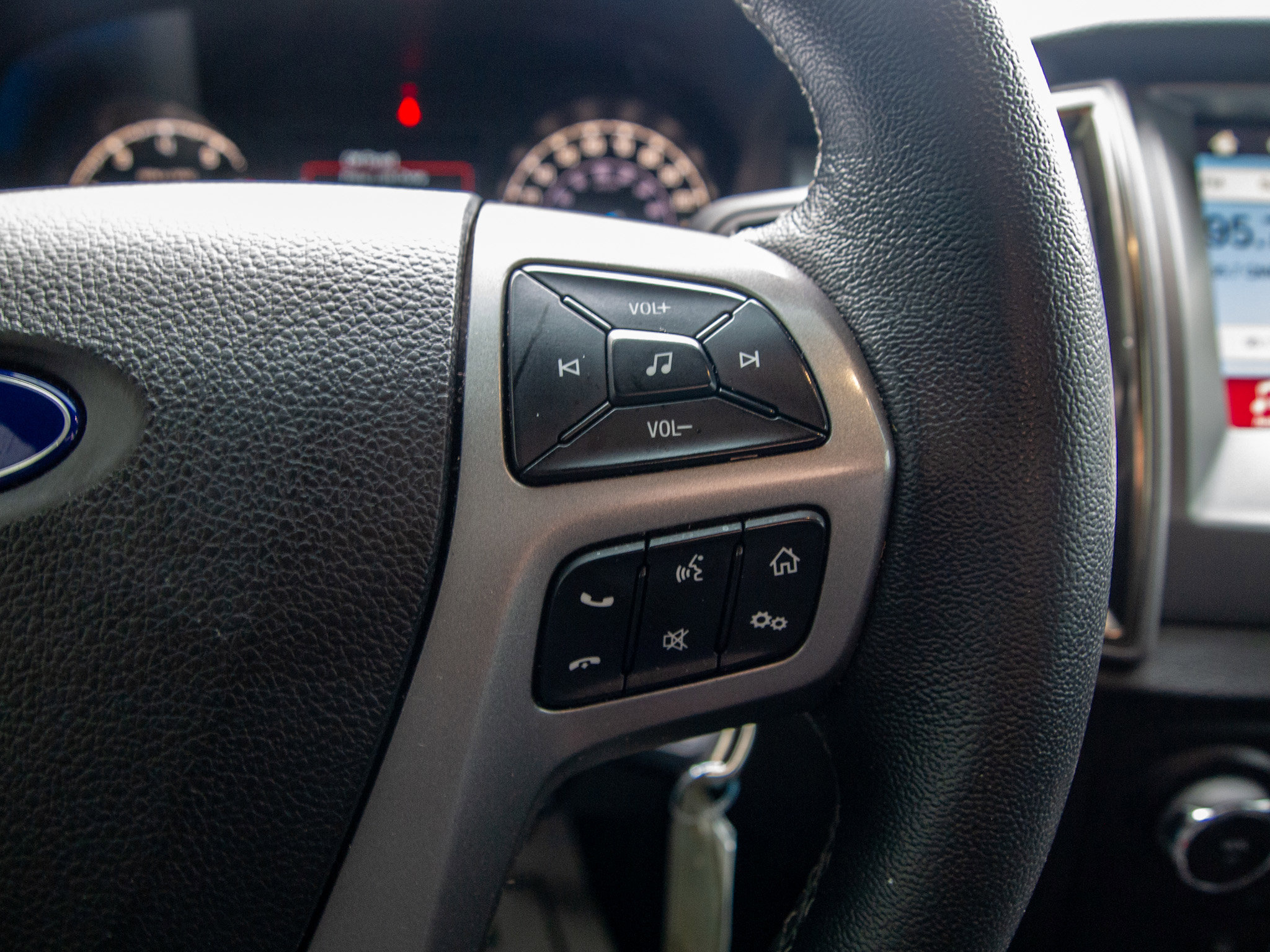 Used 2019 Ford Ranger XLT w/ Equipment Group 302A Luxury AWD/4WD image 23