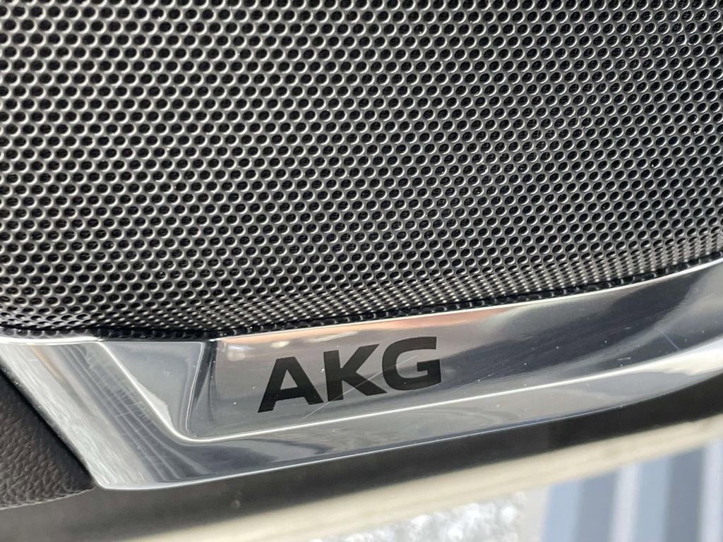 Used 2024 Cadillac Escalade ESV Sport Platinum w/ LPO, ONYX Package image 19