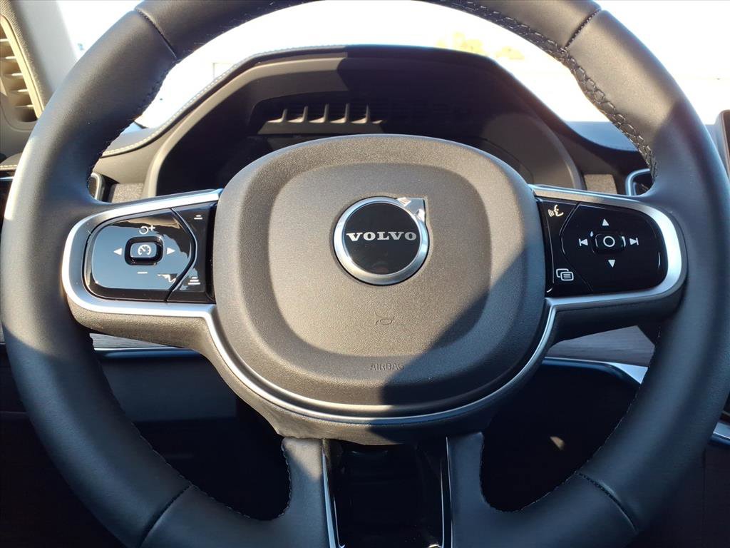 New 2026 Volvo XC90 T8 Plus w/ Protection Package Premier image 2