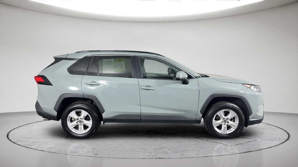 Used 2020 Toyota RAV4 XLE w/ Convenience Package FWD image 7