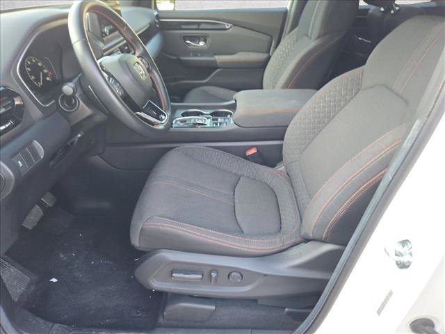 Used 2025 Honda Pilot Sport image 15