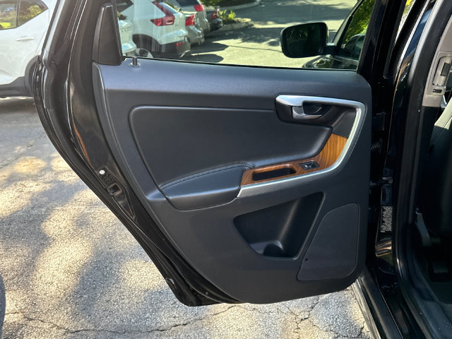 Used 2017 Volvo XC60 T5 Inscription w/ Preferred Option Package AWD/4WD image 20