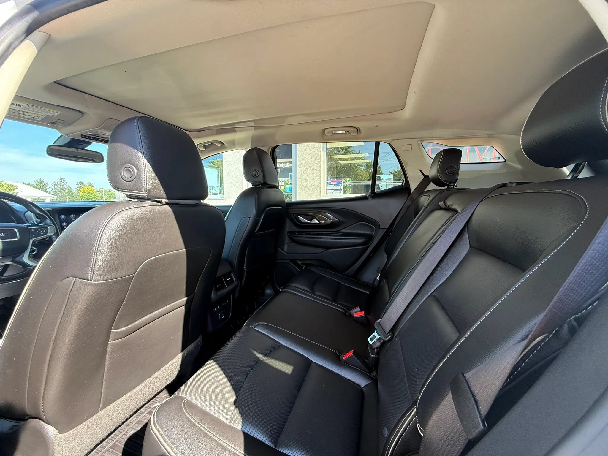 Used 2019 GMC Terrain Denali w/ Advanced Safety Package AWD/4WD image 9