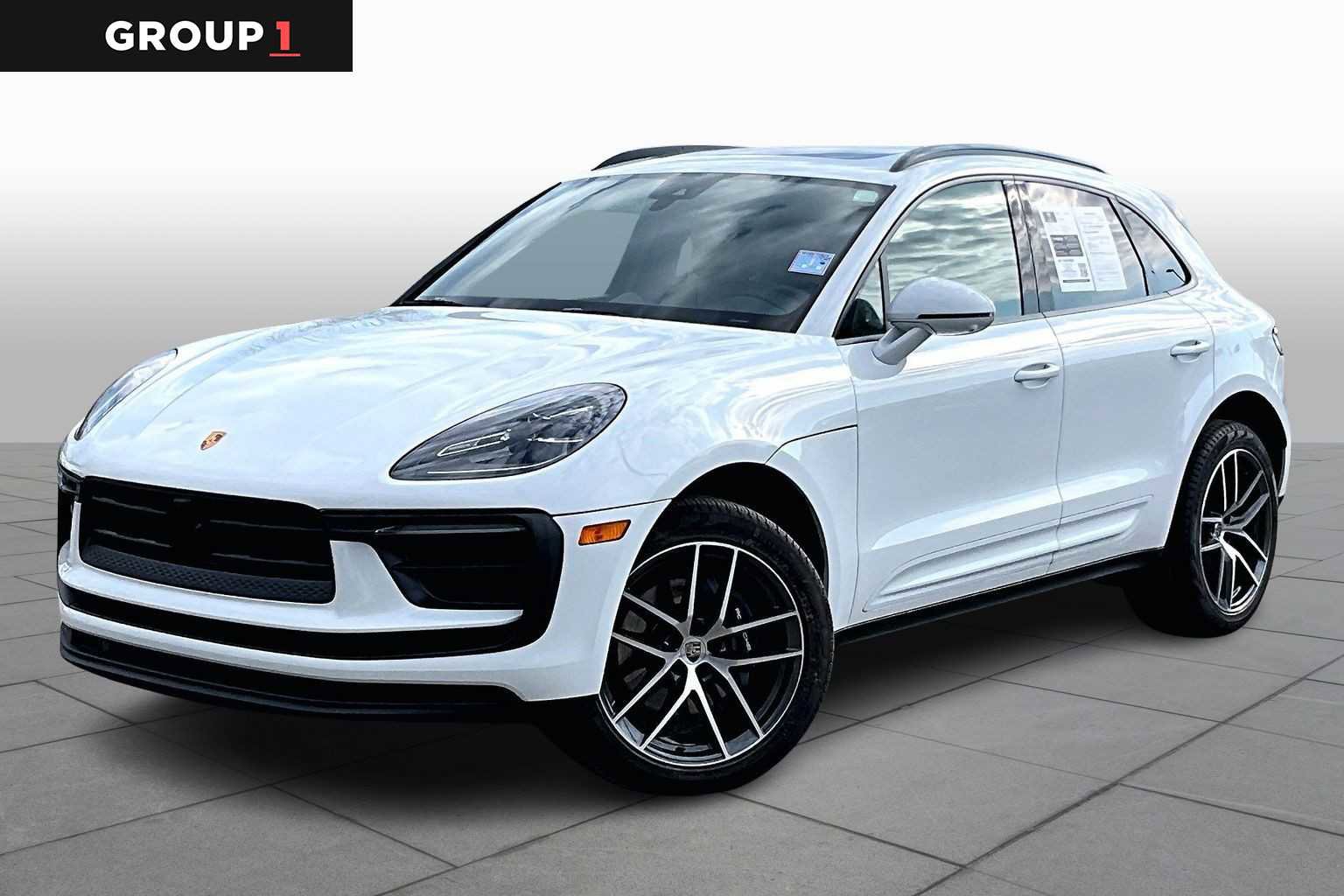 Used 2025 Porsche Macan image 1
