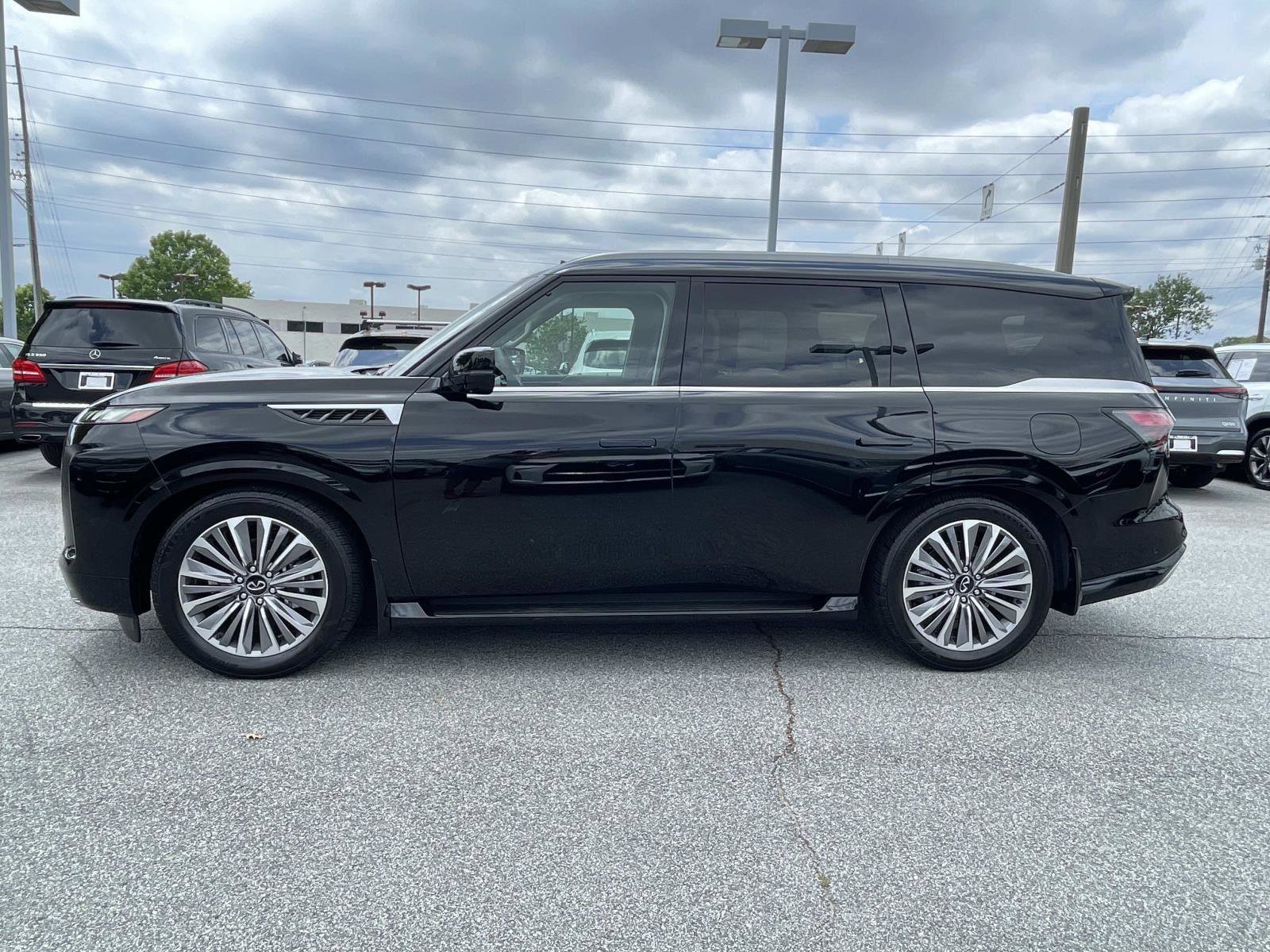 Used 2025 INFINITI QX80 Luxe w/ Cargo Package AWD/4WD image 2