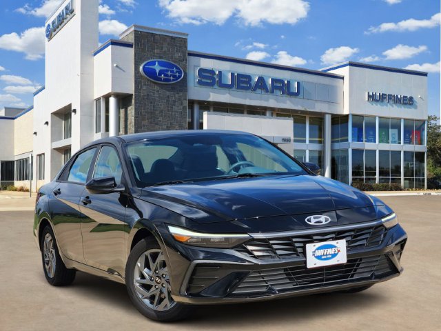 Used 2024 Hyundai Elantra SEL FWD image 1