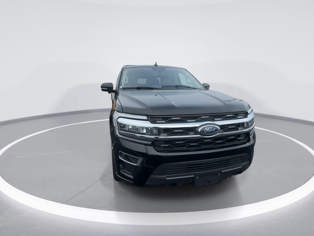 Used 2023 Ford Expedition Max Limited AWD/4WD image 3