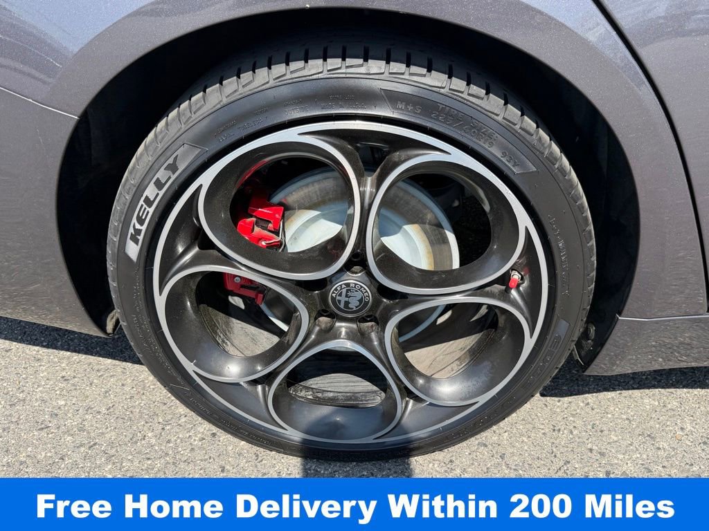 Used 2024 Alfa Romeo Giulia Veloce image 13
