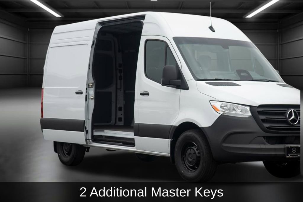 Used 2025 Mercedes-Benz Sprinter 2500 image 9