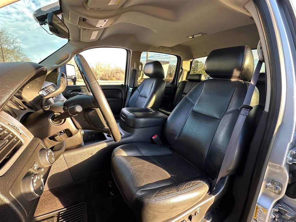 Used 2014 Chevrolet Silverado 2500 LTZ w/ LTZ Plus Package image 24