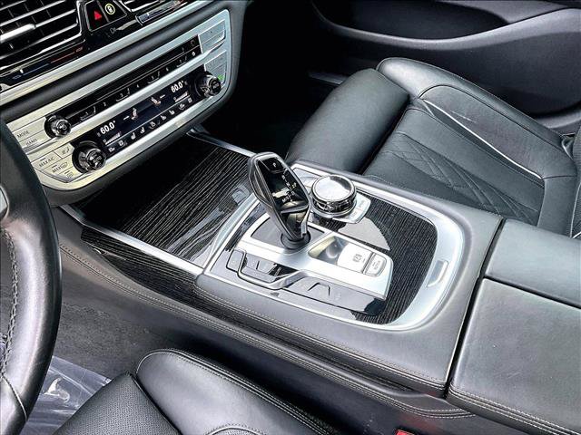 Used 2017 BMW 750i RWD image 15