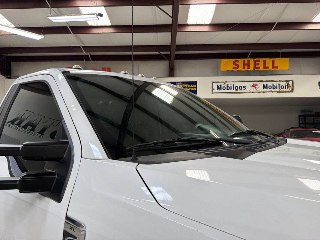 Used 2020 Ford F550 2WD Regular Cab Super Duty image 36